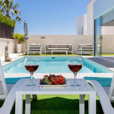 Villa Luxury With Private Pool & Solarium *
