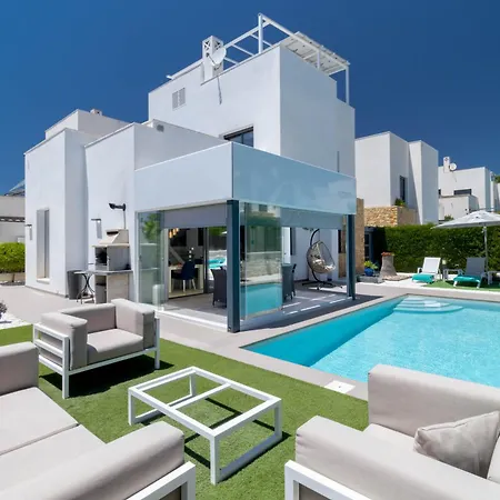 Luxury With Private Pool & Solarium Villa